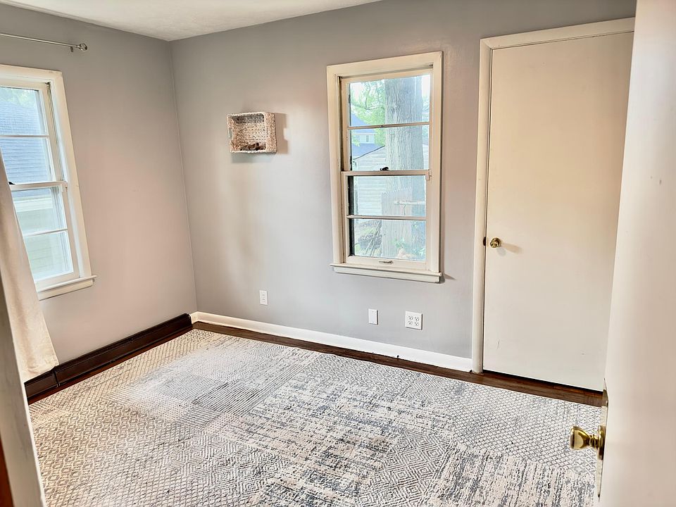 1st image of 795 Saxon Ave