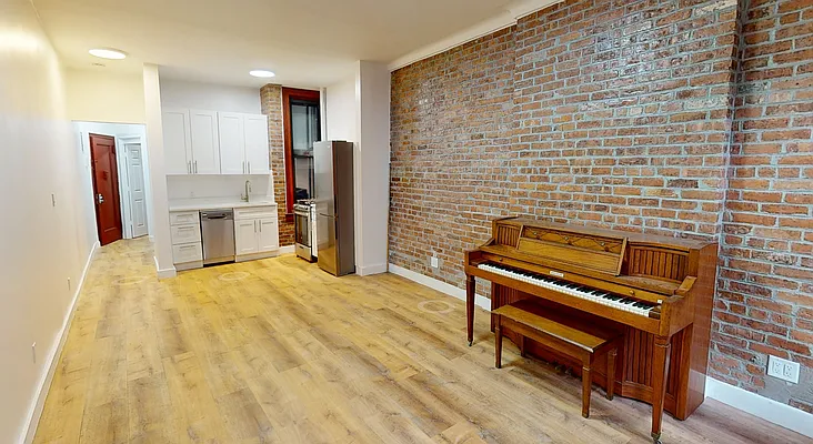 Rented by Sutton Park Realty LLC | media 2