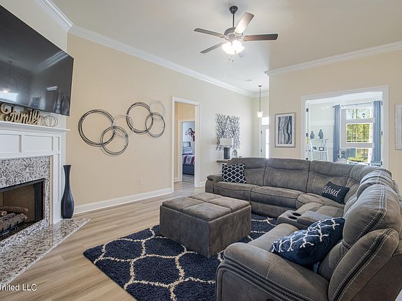 3rd image of 12078 Grand Oaks Dr
