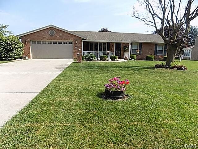 1st image of 752 Primrose Dr