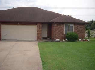 4140 S Parkhill Ct, Springfield, MO 65807