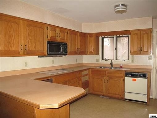 3rd image of 301 S 18th St