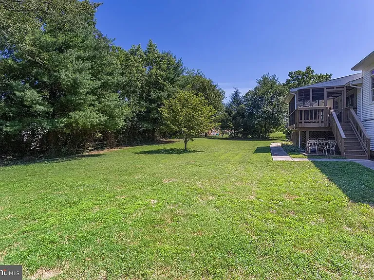 805 Golden Arrow St — Photo 23