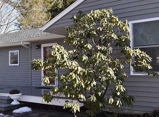 1 Manor Rd, Rhinebeck, NY 12572