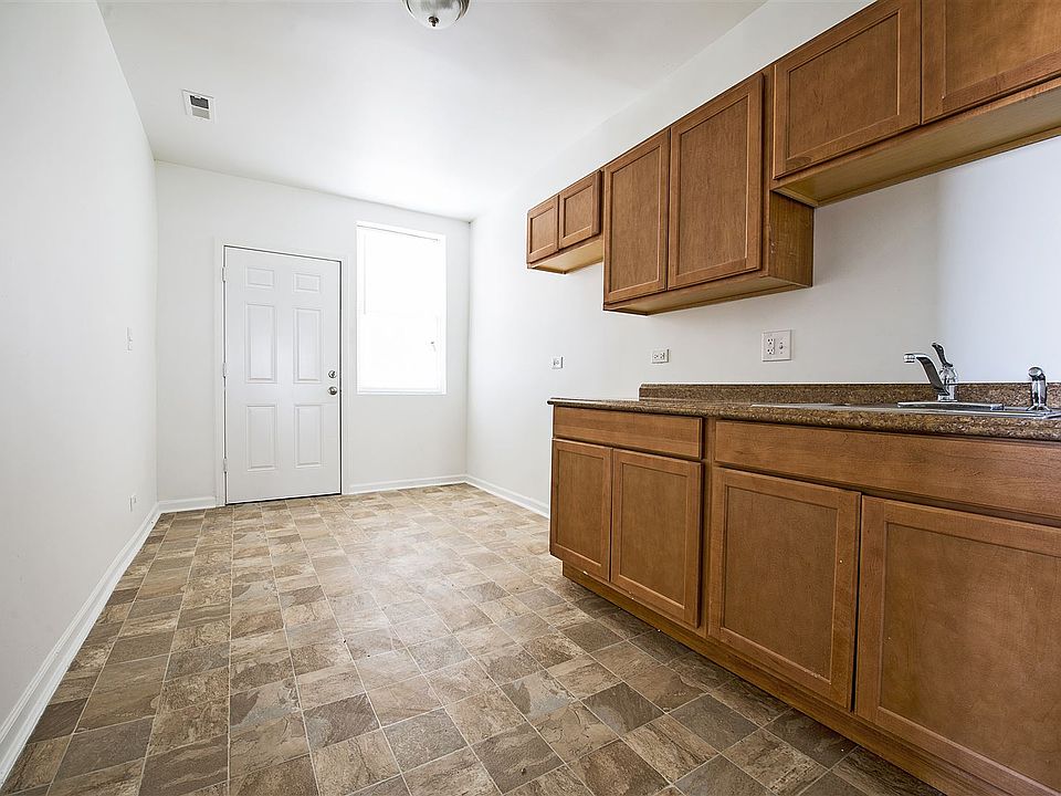 6715 S Dorchester Apartments Chicago Kitchen_1