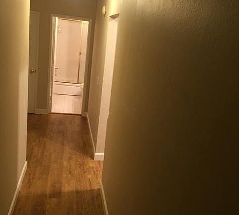 3rd image of 2112 Foxworthy Ave