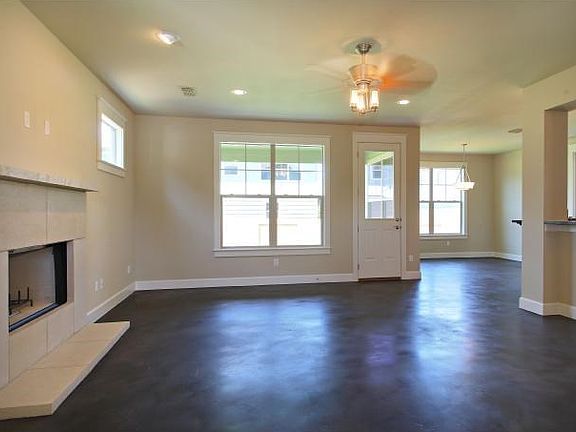 2nd image of 5609 Roosevelt Ave