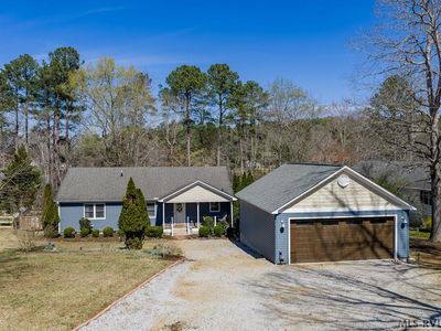 1809 Occanecchi Trl, Ebony, VA, 23845