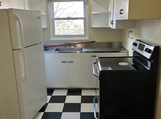 877 Farmington Ave #881-301, West Hartford, CT 06119
