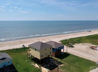 1808 Redfish Ln, Crystal Beach, TX 77650