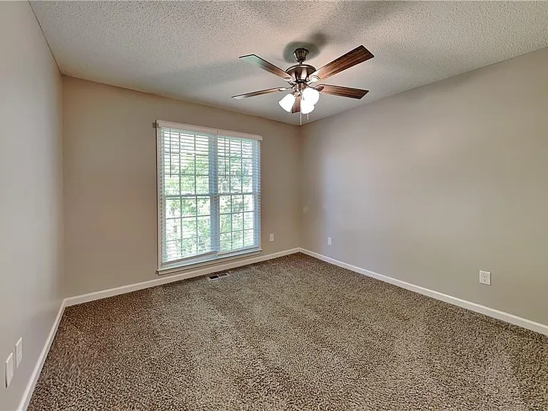 755 Abbington Ln — Photo 15