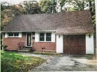 1130 Udall Rd, Bay Shore, NY 11706