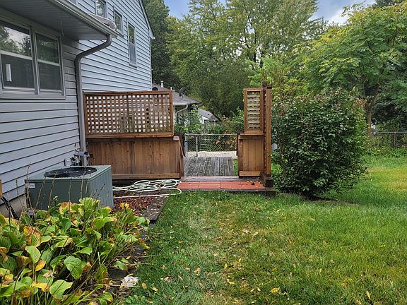 3rd image of 7910 W 52nd St