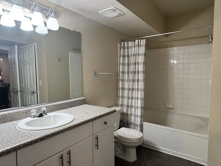 204 E South St #4056 — Photo 19