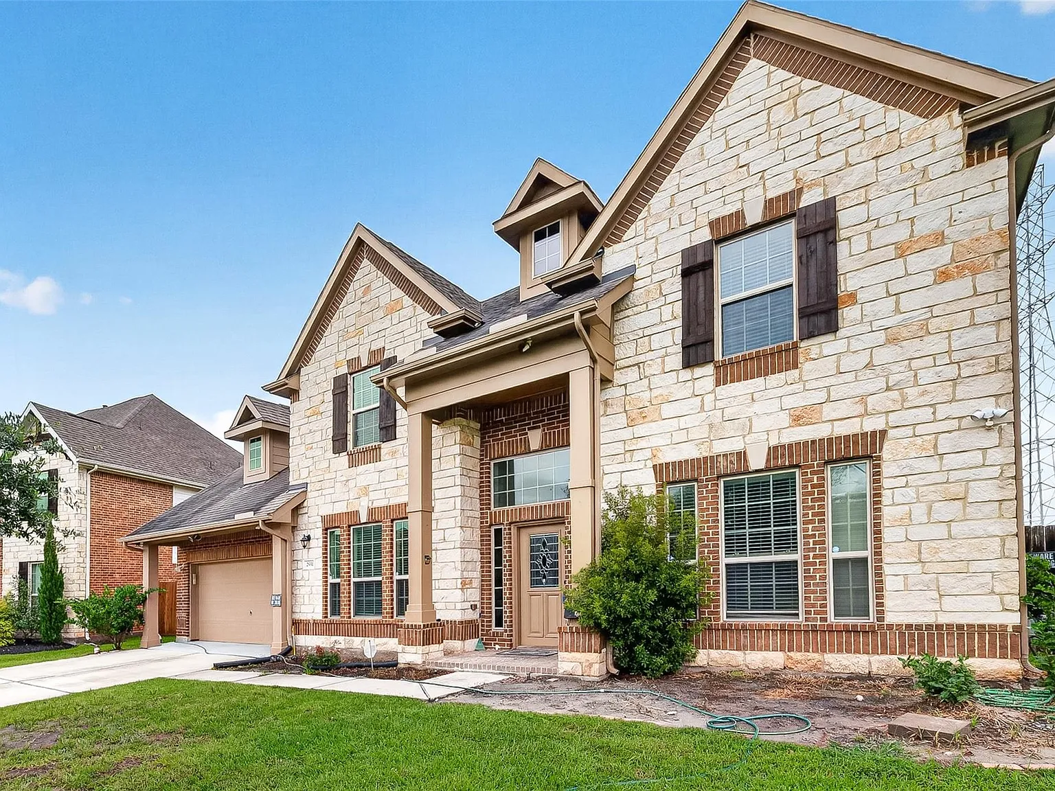 7 bed, 5.0 bath, 4200 sqft, $4,000 — Photo 4