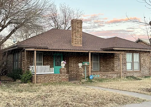 908 Avenue I NW Photo 1