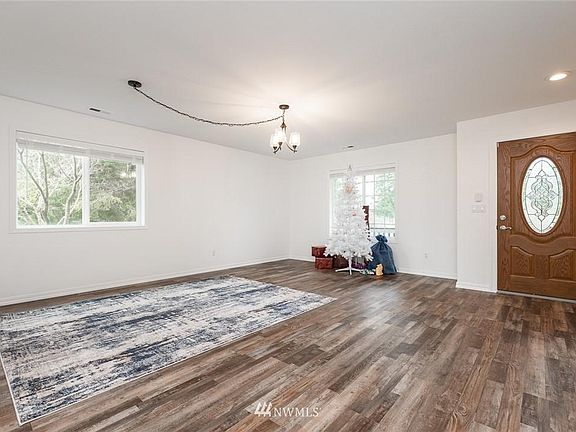 4th image of 17435 120th Ave SE