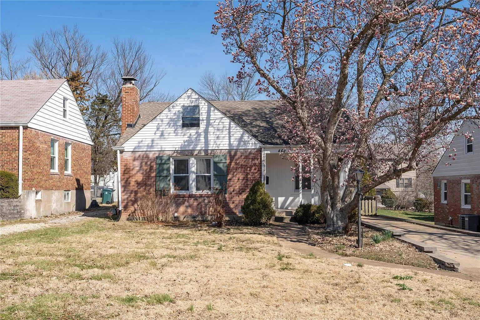 461 Julian Pl photo 1