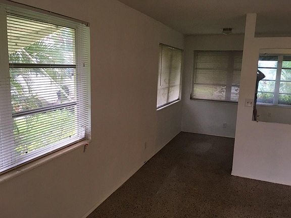 3rd image of 845 NE 36th St