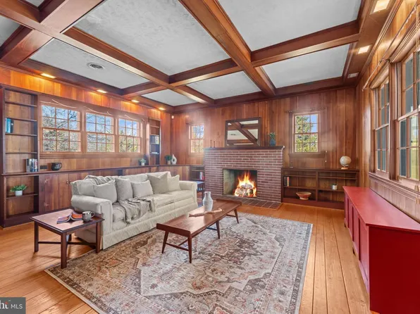 9905 Croom Rd, Upper Marlboro, MD 20772