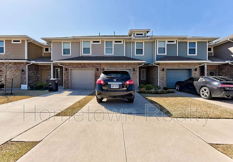 788 SW 13th St — Photo 1