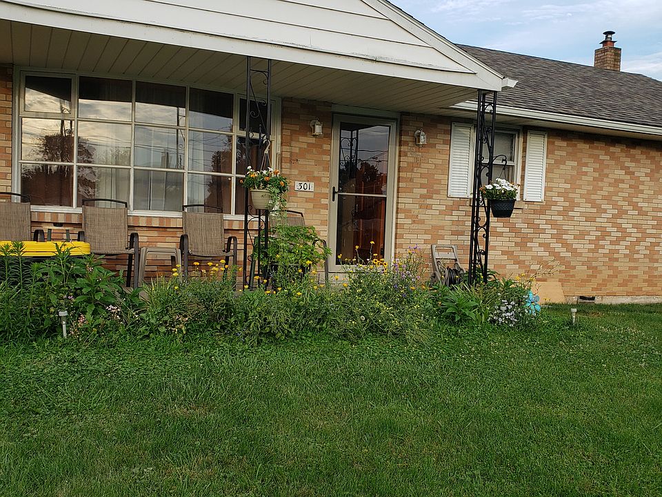 1st image of 301 Carbon St