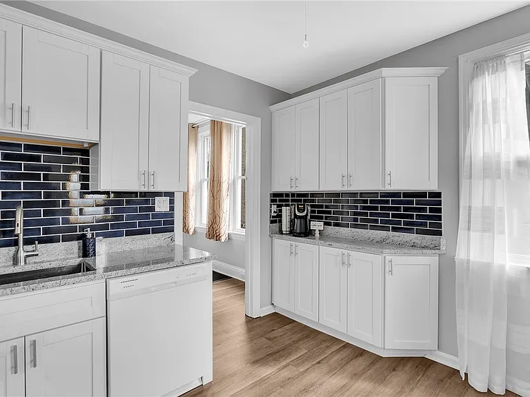 713 Clinton Pl — Photo 13