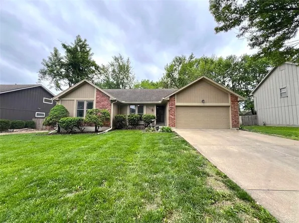 7738 Garnett St, Lenexa, KS 66214