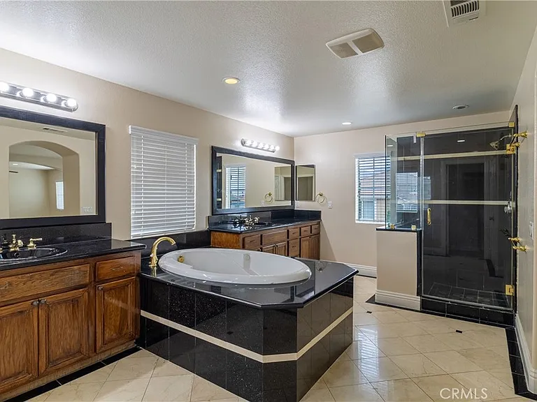 2272 Mary Clare St — Photo 16