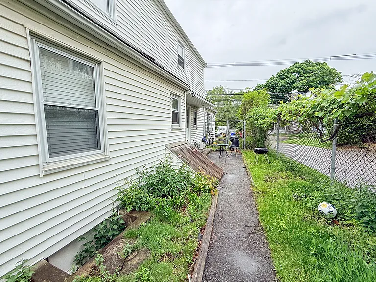 85 Fairbanks St — Photo 18