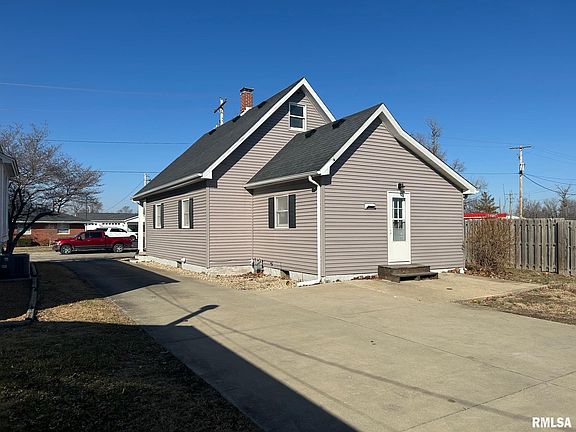 3rd image of 322 N Clay St