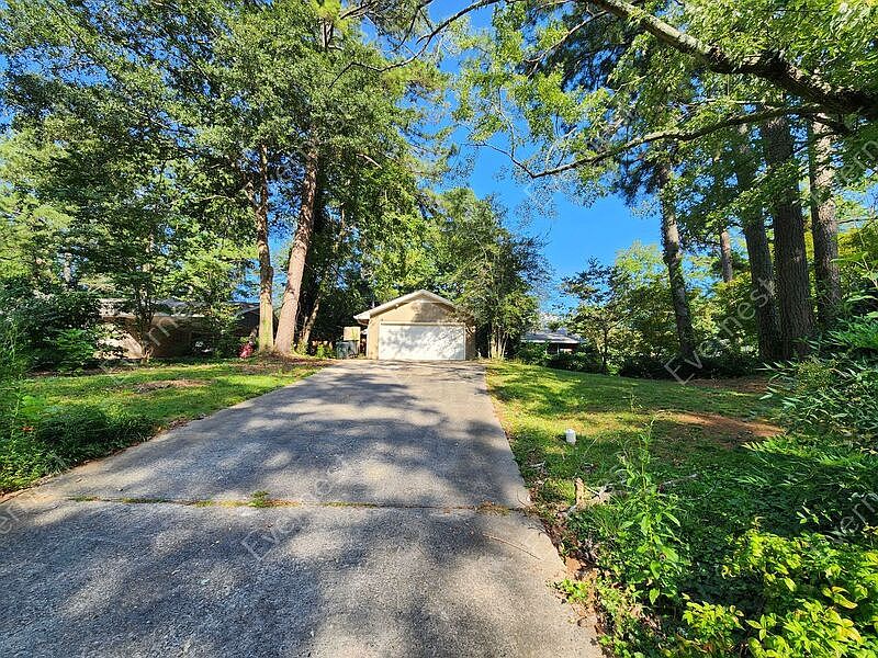 1st image of 741 Foxcroft Cir SE