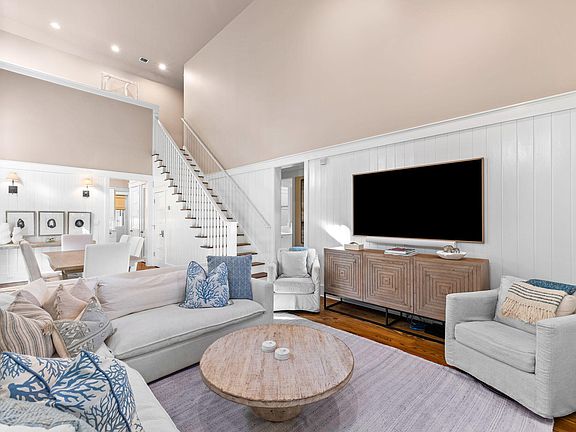 4th image of 18 Lyonia Ln
