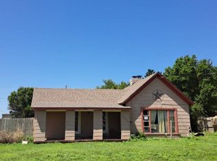 202 S Main St, Gage, OK 73843
