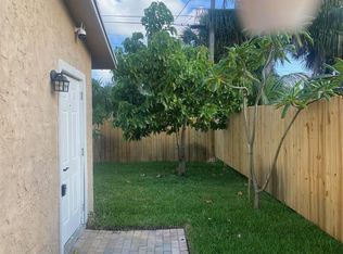 825 W 2nd St #B, West Palm Beach, FL 33404