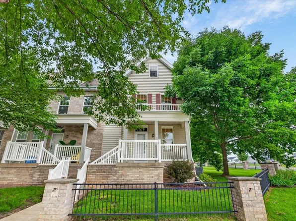2779 Crinkle Root Dr, Fitchburg, WI 53711