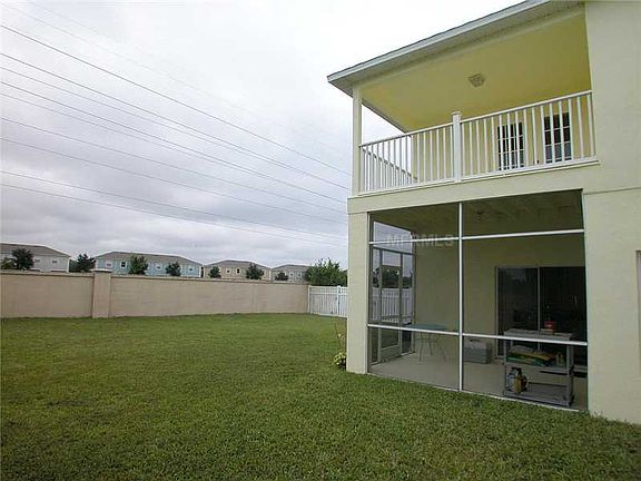 3rd image of 9748 Heron Pointe Dr