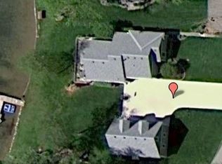 1218 Castlewood Dr, White Lake, MI