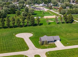 8 Gallop Ct, Dunlap, IA 51529