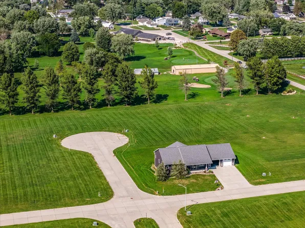 8 Gallop Ct, Dunlap, IA 51529