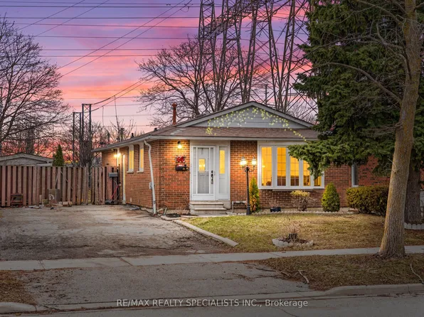 66 Avening Dr, Toronto, ON M9V 1Y1