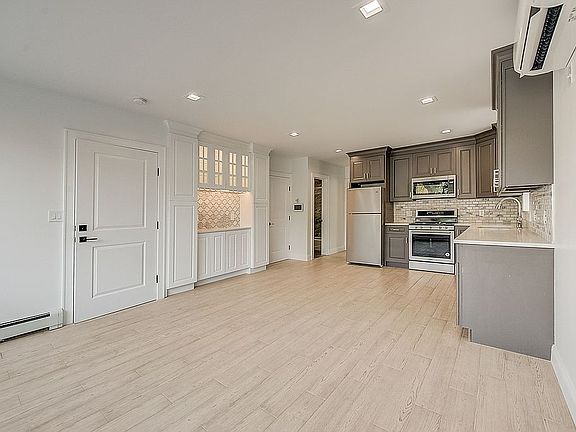 4th image of 21-15 49th St