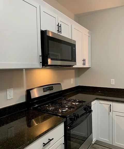 1923 Clark St #6 — Photo 4