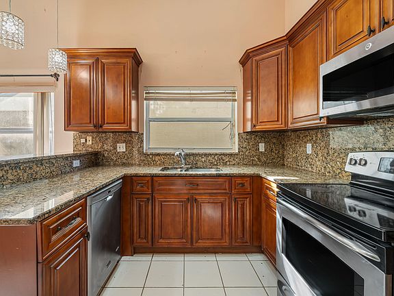 5th image of 113 Cypress Lane