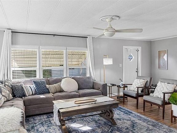 2nd image of 407 Cape Florida Way