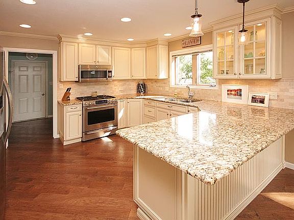 4th image of 61797 Crestlane Dr