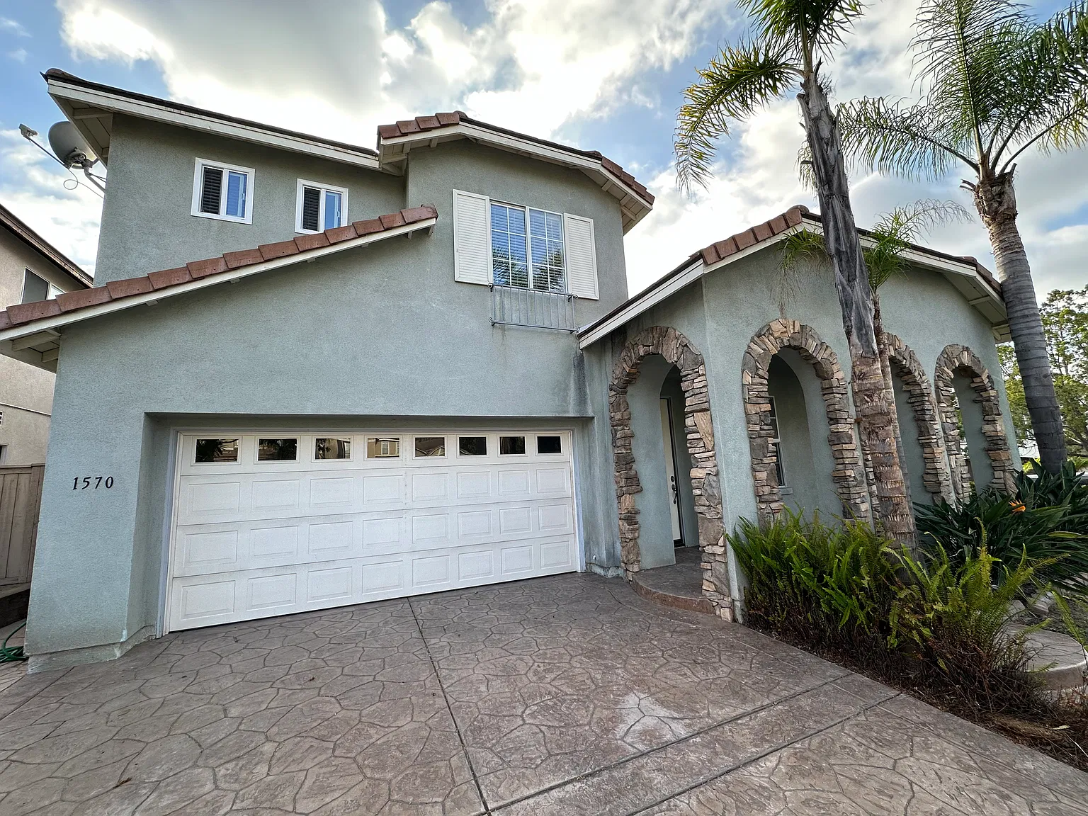1570 Golden Gate Ave — Photo 2