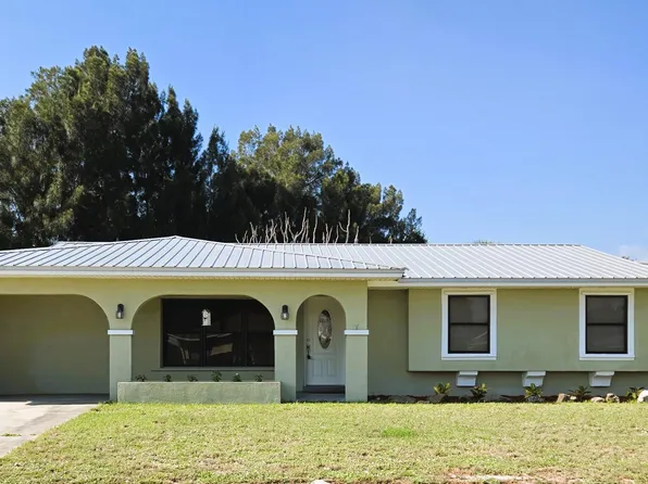 940 Bacon Cir NE, Palm Bay, FL 32905