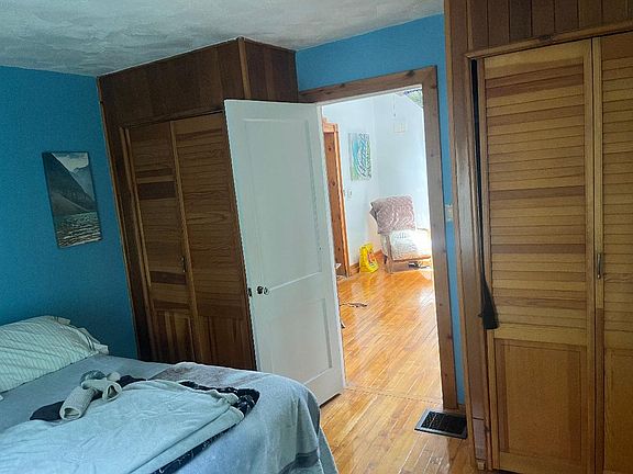 5th image of 715 Oswego St