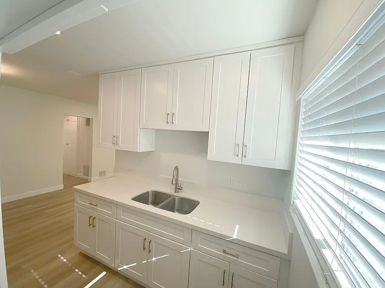 455 W Dryden St — Photo 7